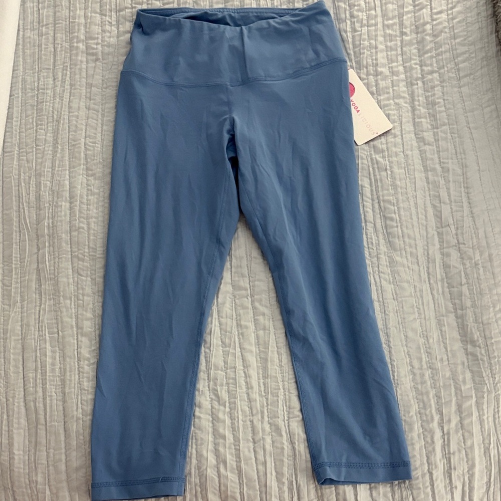 Yogalicious Women's Blue Capris